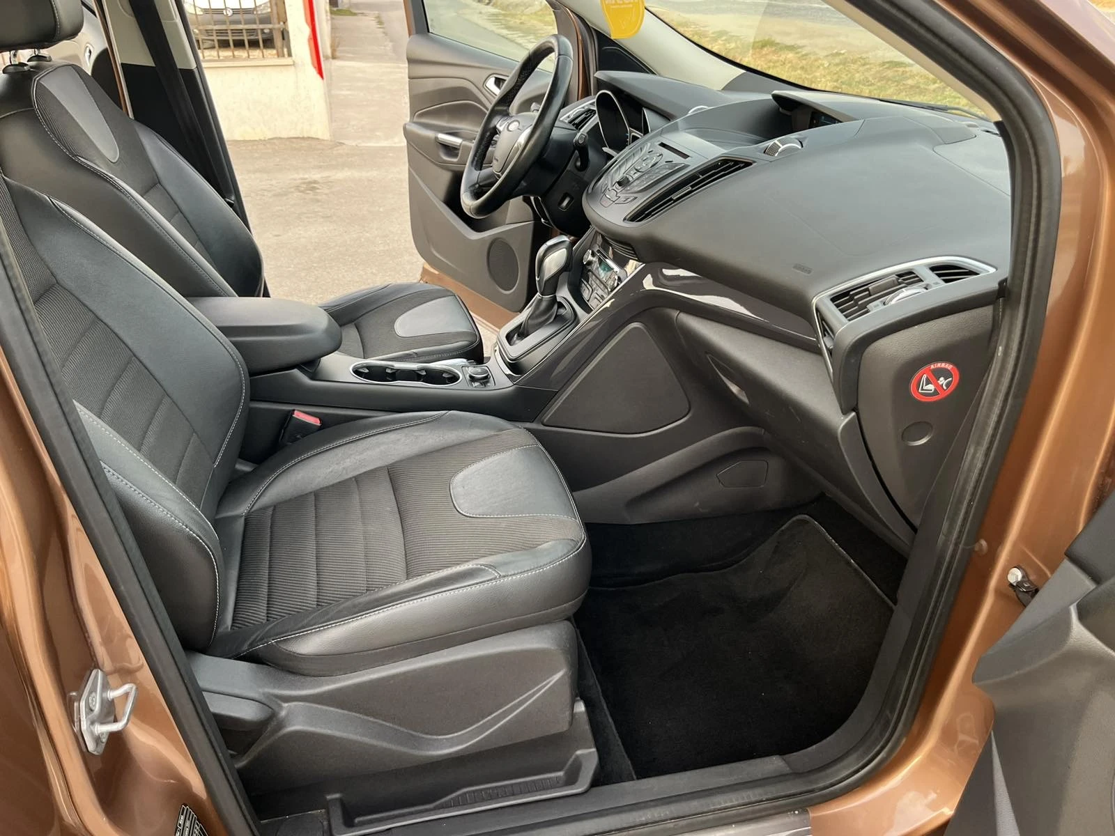 Ford Kuga 2.0d 140кс 4Х4 АВТОМАТ EURO 5В АВТОПИЛОТ, снимка 11 - Автомобили и джипове - 56154949