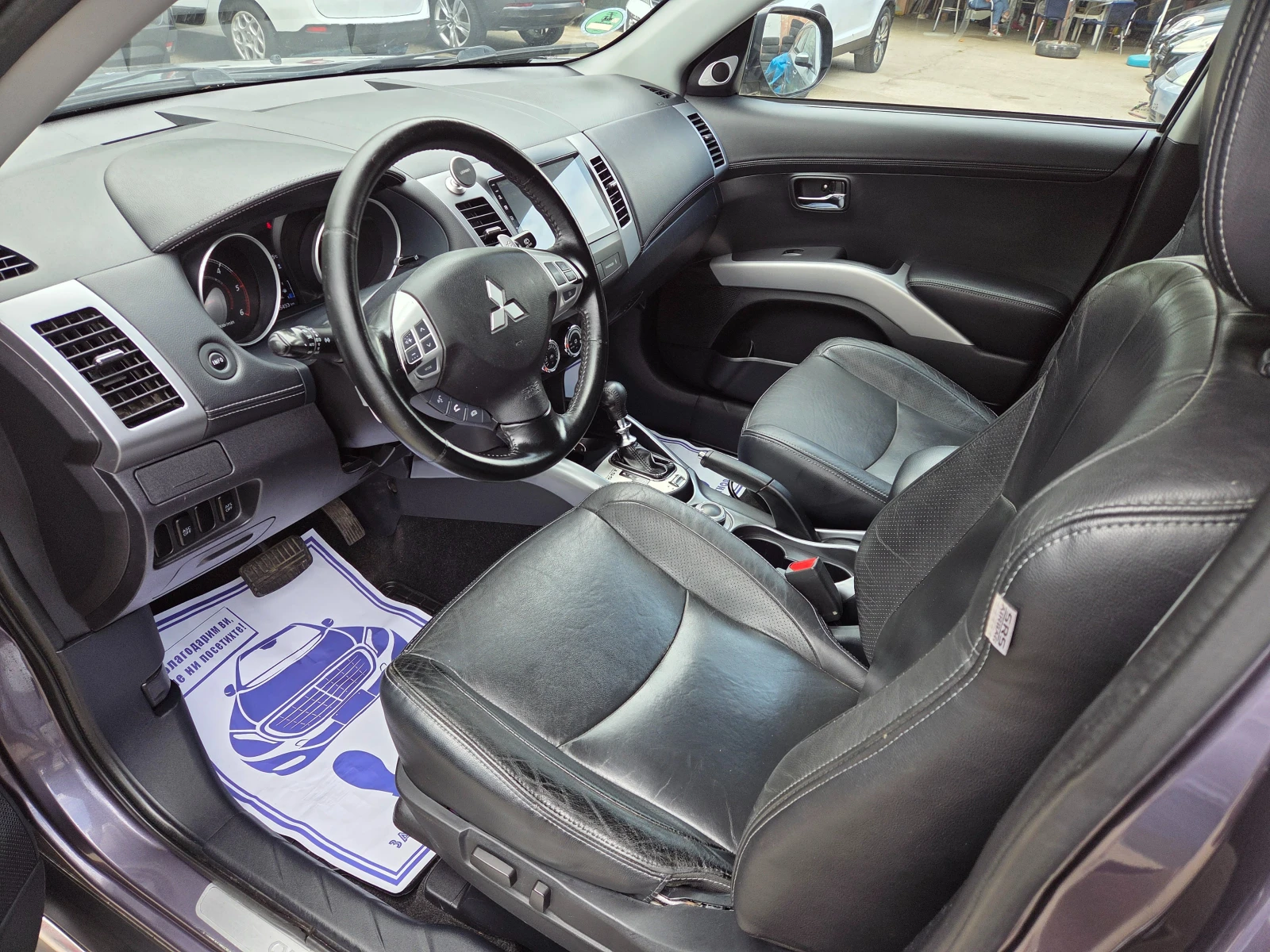 Mitsubishi Outlander 2.2 DID, снимка 16 - Автомобили и джипове - 56469752