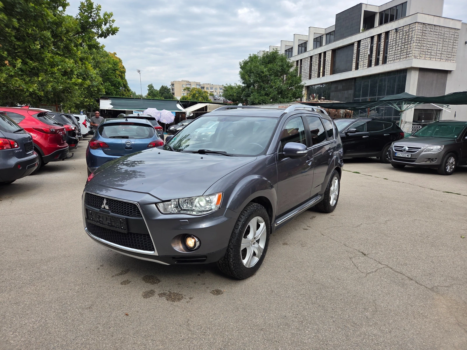 Mitsubishi Outlander 2.2 DID, снимка 2 - Автомобили и джипове - 56469752