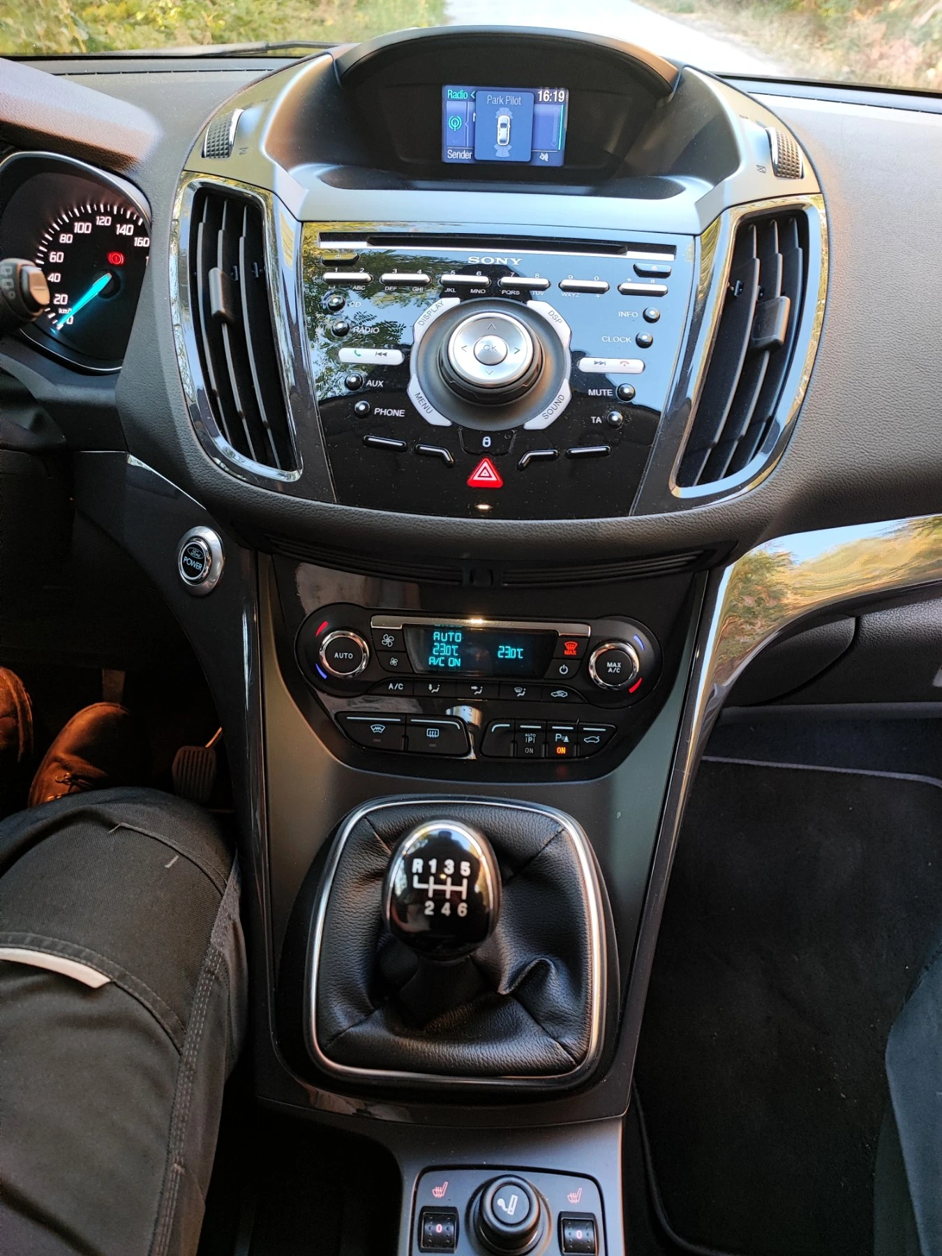 Ford Kuga 2.0 TDCI, снимка 12 - Автомобили и джипове - 56608750