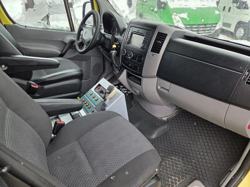 Mercedes-Benz Sprinter 319 Климатик.5 места., снимка 6 - Бусове и автобуси - 53315325