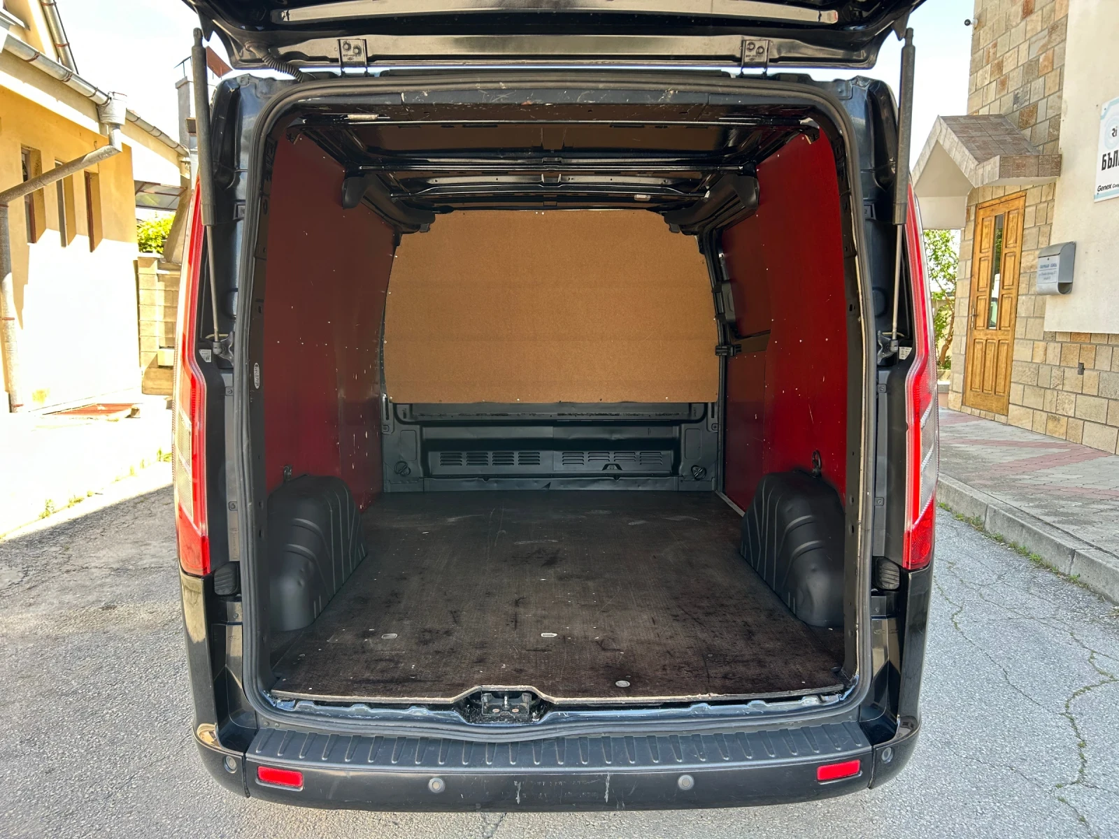 Ford Transit Custom 2.2TDCI 155k.c. КАМЕРА, снимка 15 - Бусове и автобуси - 54916840