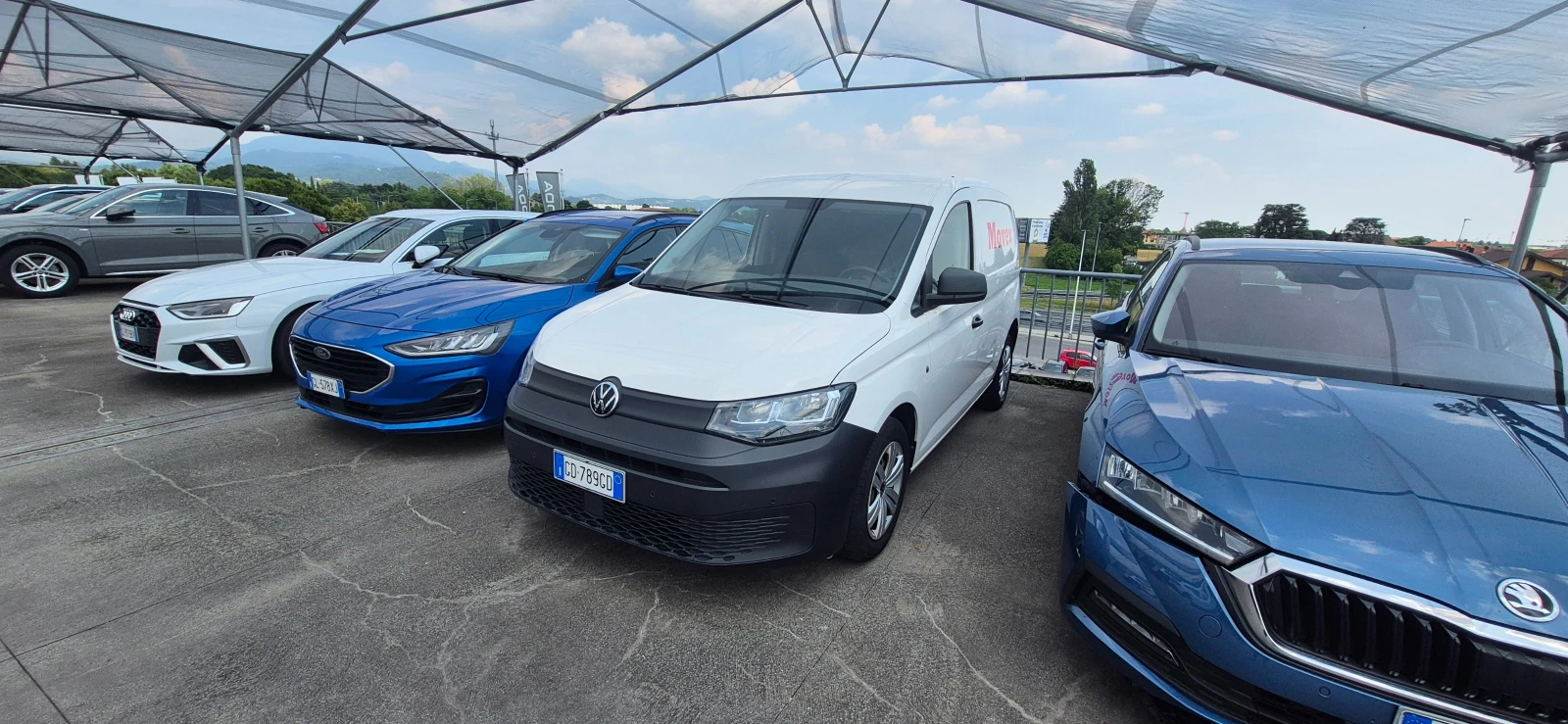 VW Caddy 48000км!!!, снимка 15 - Бусове и автобуси - 55469769