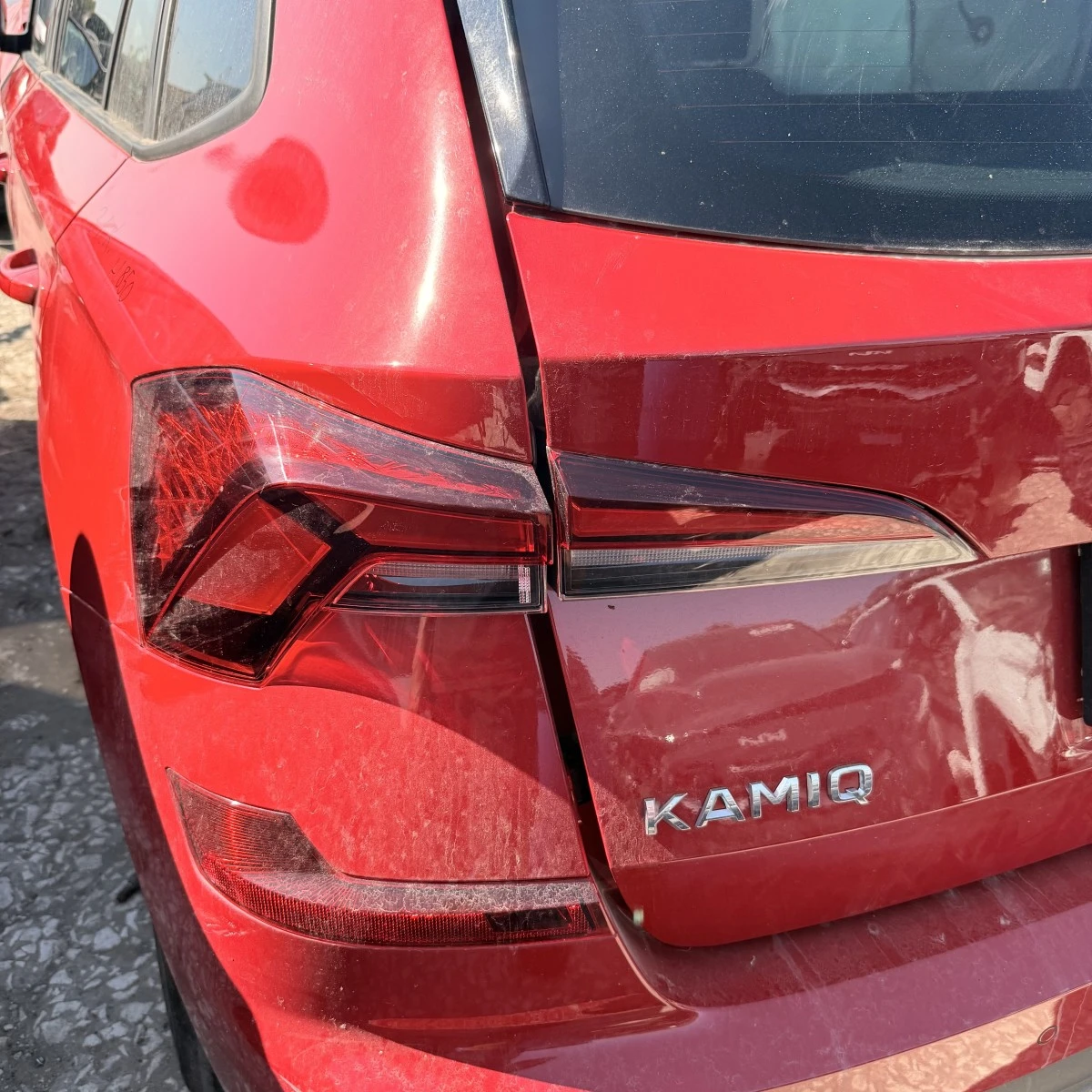 Ляв стоп Skoda Kamiq 10 TSI 85kw LED Динамичен 657945091