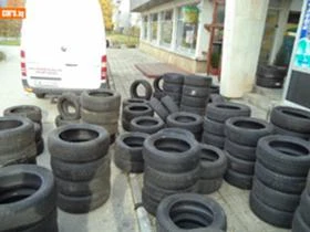 Гуми Зимни 195/80R15, снимка 2