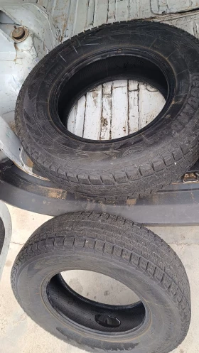 Гуми Зимни 195/80R15, снимка 9