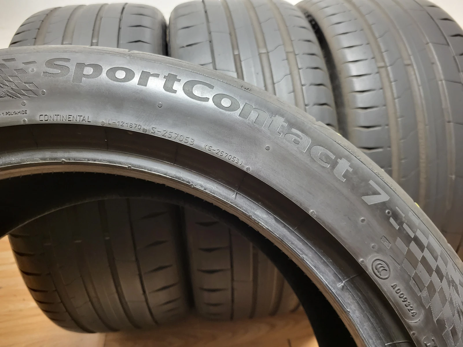 Гуми Летни 245/45R19, снимка 9 - Гуми и джанти - 54626006