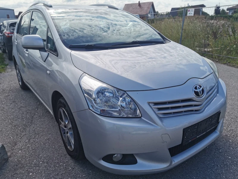 Toyota Verso, снимка 3 - Автомобили и джипове - 47405380