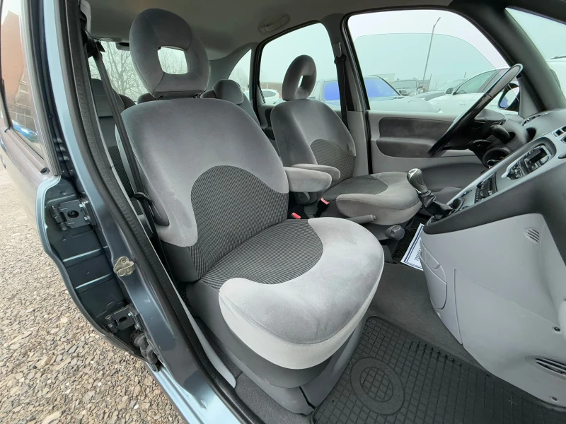 Citroen Xsara picasso 1.6i 109к.с * Климатроник* * Face-Lift* , снимка 13 - Автомобили и джипове - 48289675