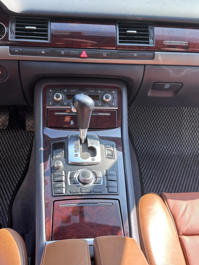 Audi A8 4.2TDI  2бр.джанти/гуми, снимка 13 - Автомобили и джипове - 49307272