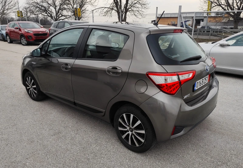 Toyota Yaris 1.5 HYBRID, снимка 6 - Автомобили и джипове - 49316098