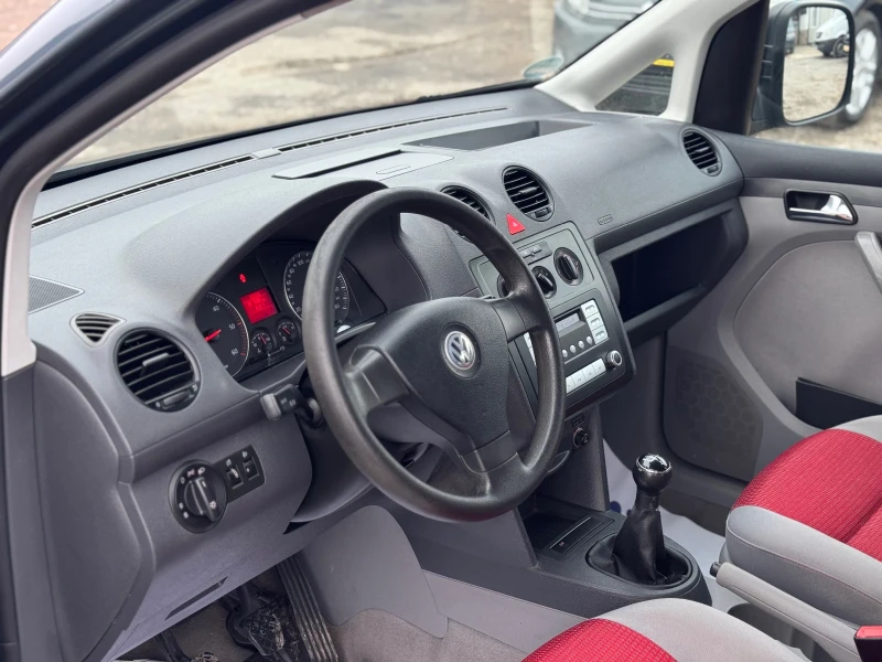 VW Caddy 1.9TDI 105кс LIFE КЛИМАТИК 4-врати СЕР-КНИЖКА , снимка 9 - Автомобили и джипове - 49318779