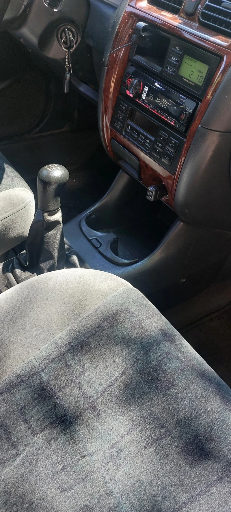 Mazda 626, снимка 4 - Автомобили и джипове - 52640552