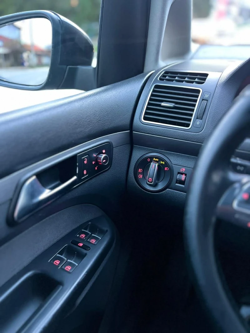 VW Touran Avtomatik alkantar, снимка 7 - Автомобили и джипове - 52772071