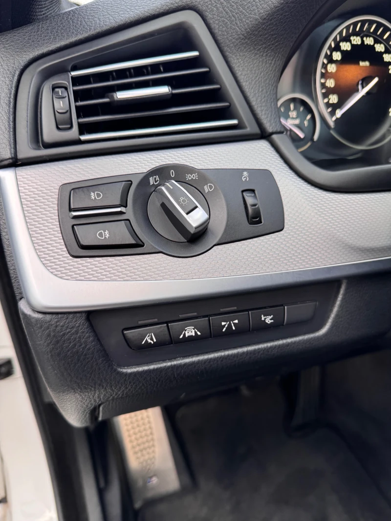 BMW 530 Face M-Pack Shadowline Head up Keyless Panorama, снимка 13 - Автомобили и джипове - 53028584
