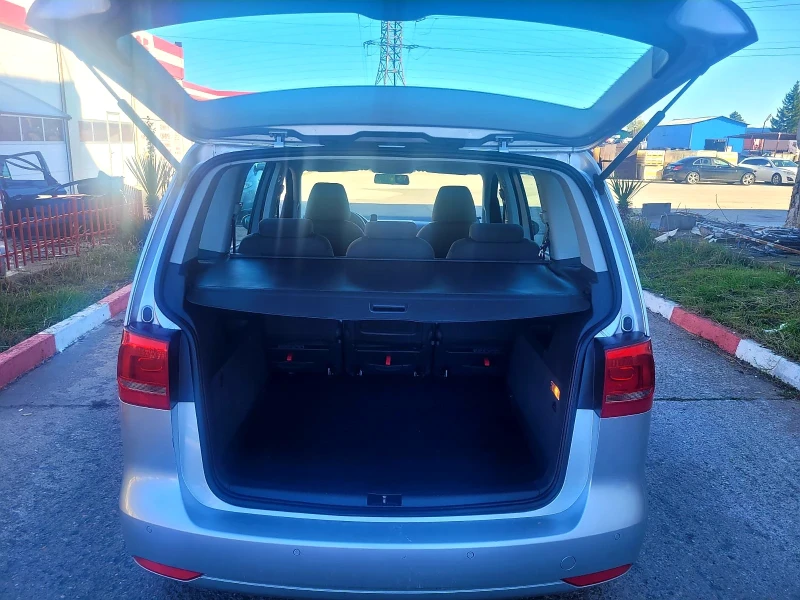 VW Touran 1.6 TDI, снимка 12 - Автомобили и джипове - 53219068