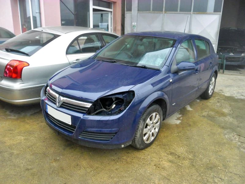 Opel Astra H 1.8i, снимка 2 - Автомобили и джипове - 47421495