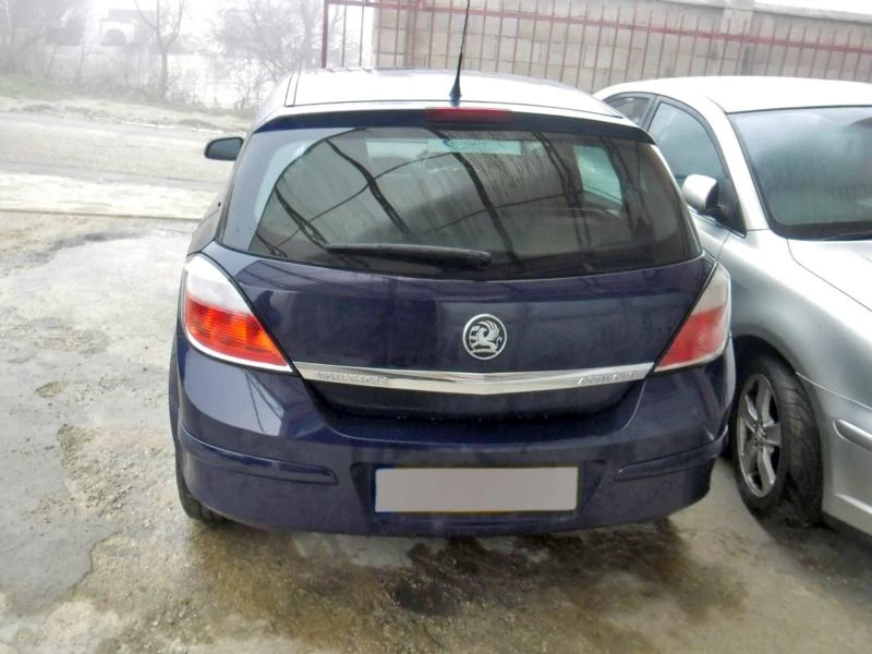 Opel Astra H 1.8i, снимка 4 - Автомобили и джипове - 47421495