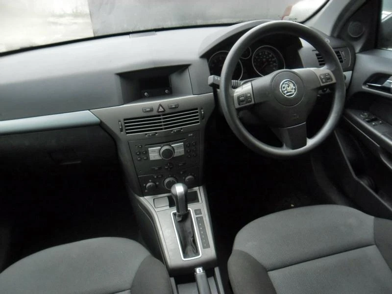 Opel Astra H 1.8i, снимка 6 - Автомобили и джипове - 47421495