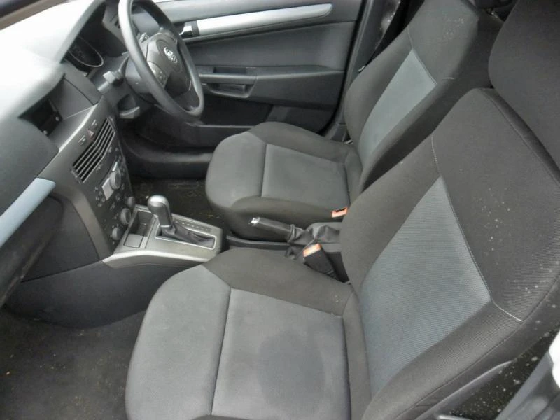 Opel Astra H 1.8i, снимка 8 - Автомобили и джипове - 47128074