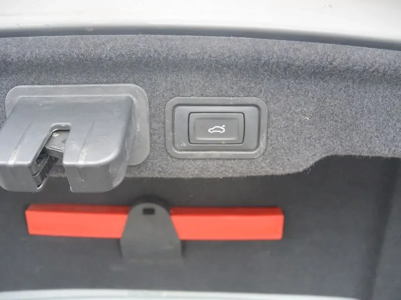 Audi A8 3.0 TDI Quattro, снимка 14 - Автомобили и джипове - 54564937