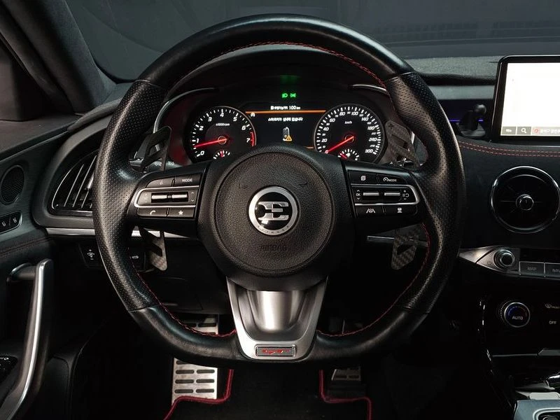 Kia Stinger 3.3 GT Masters Turbo Package| 365к.с.| ВКЛ.ТЕХНОТЕ, снимка 13 - Автомобили и джипове - 55615534