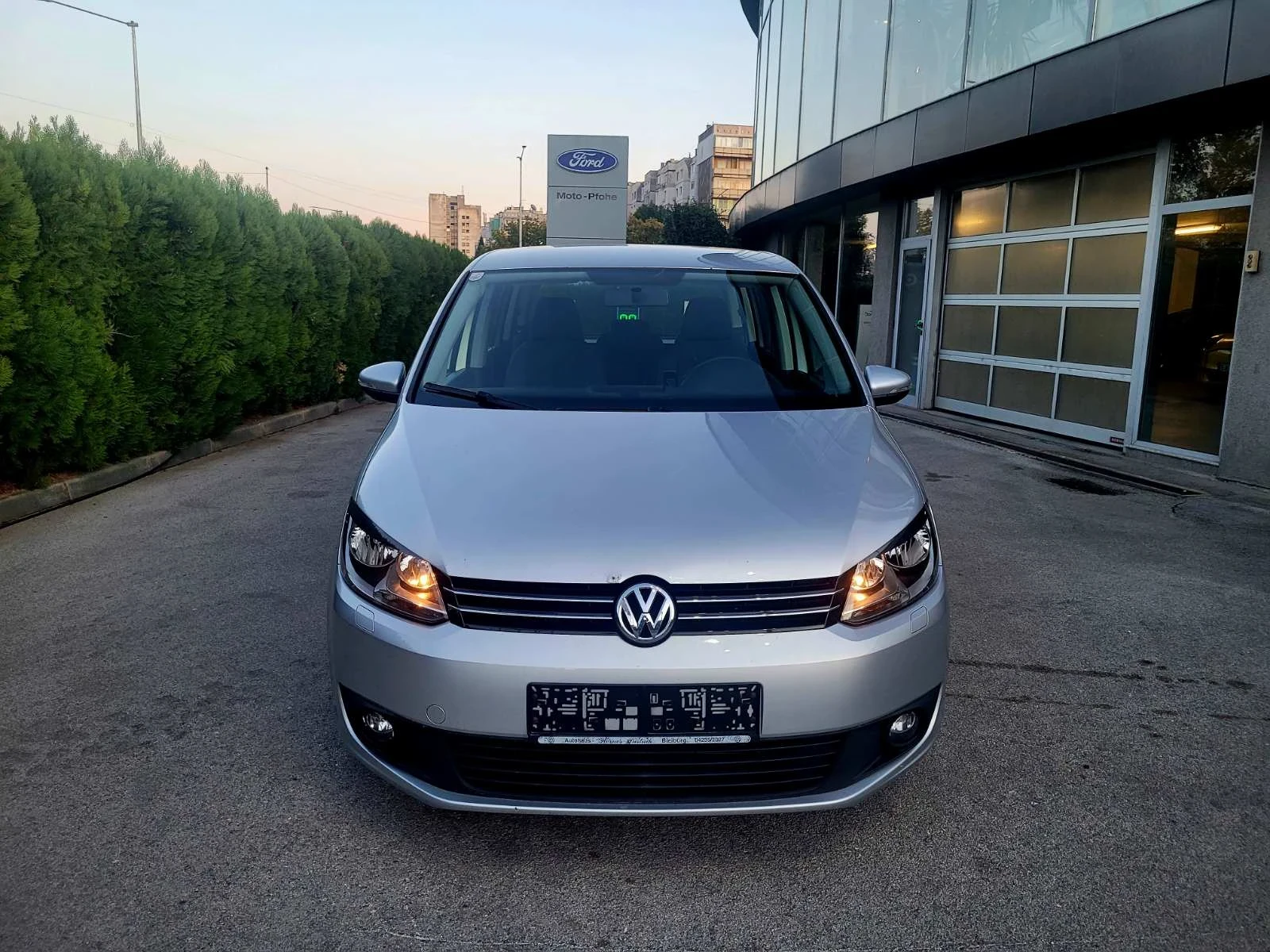 VW Touran 1.6 TDI, снимка 1