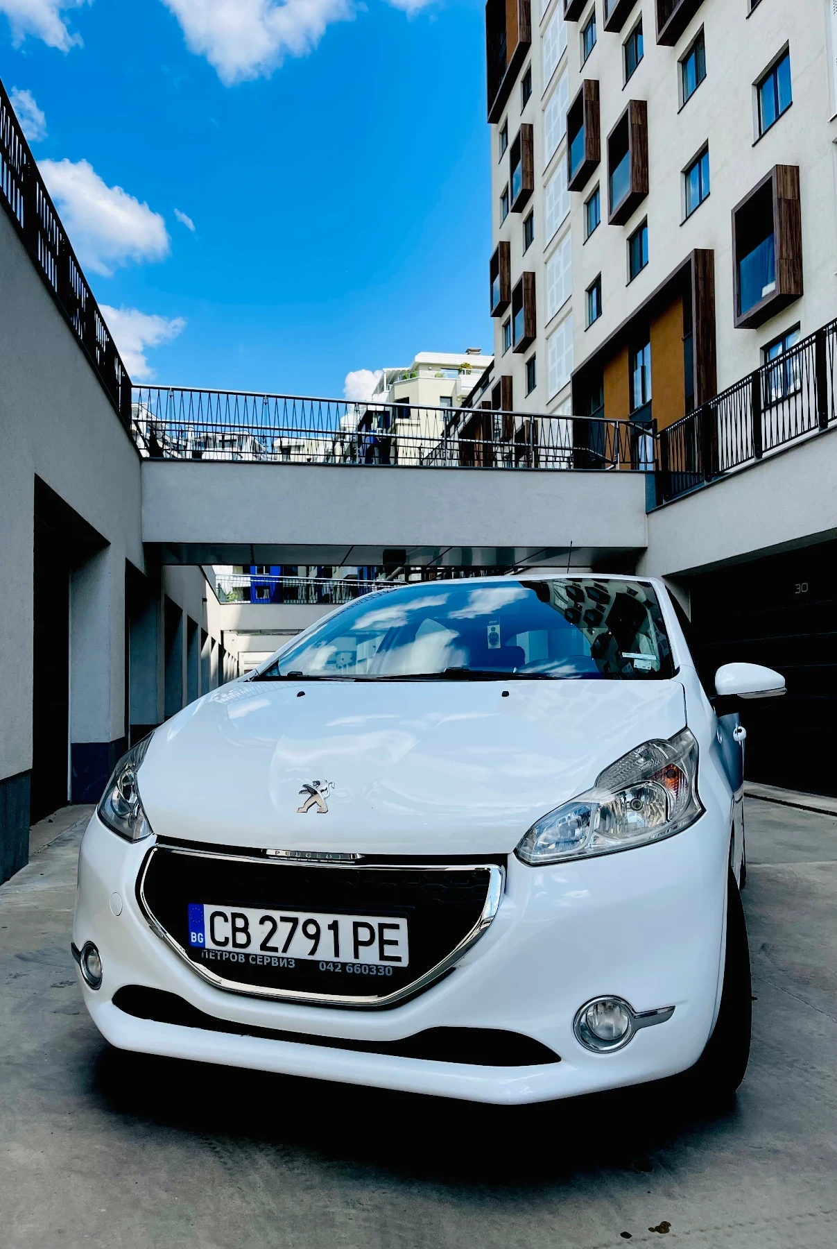 Peugeot 208 ПЪЛНА СЕРВИЗНА ИСТОРИЯ / 1.4 Euro 5B - изображение 2