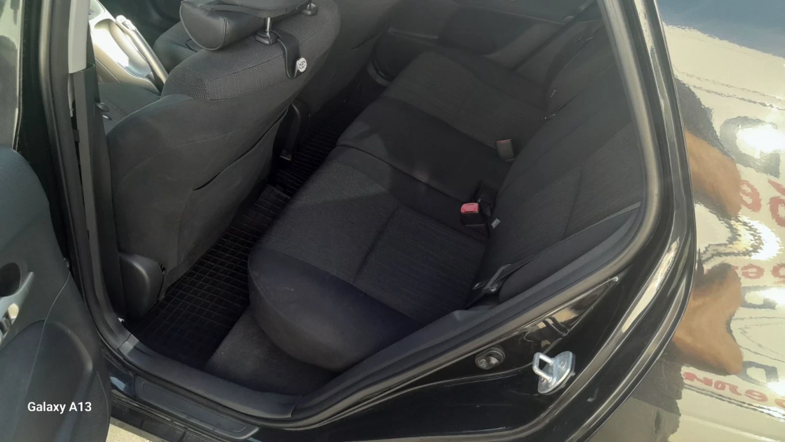 Toyota Auris 1.6 с газ - изображение 10