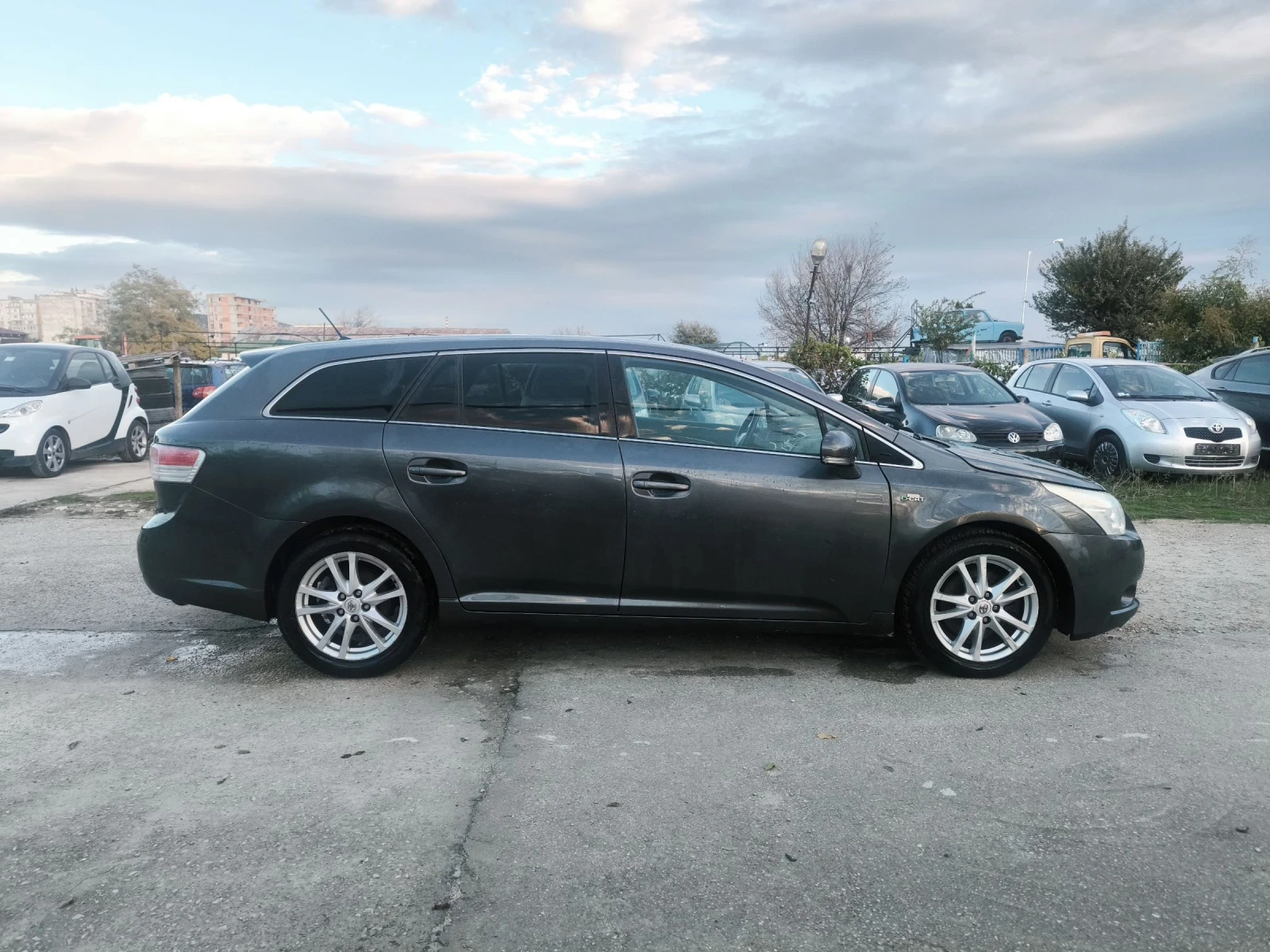 Toyota Avensis 2, 2 D-CAT - изображение 8