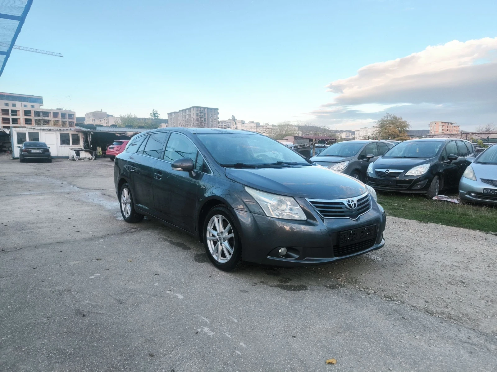 Toyota Avensis 2, 2 D-CAT - изображение 9