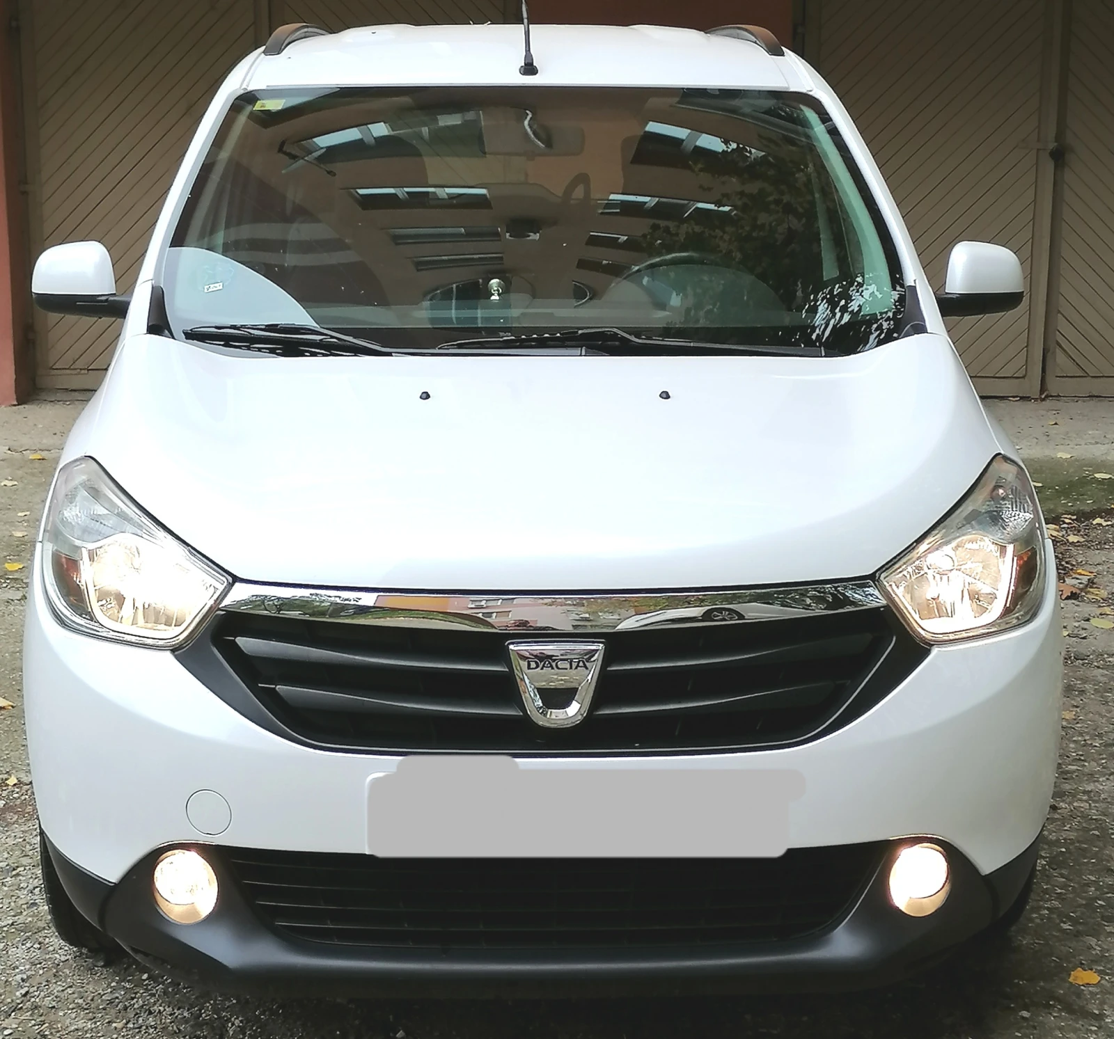 Dacia Lodgy 1.6 * *  | Mobile.bg   1