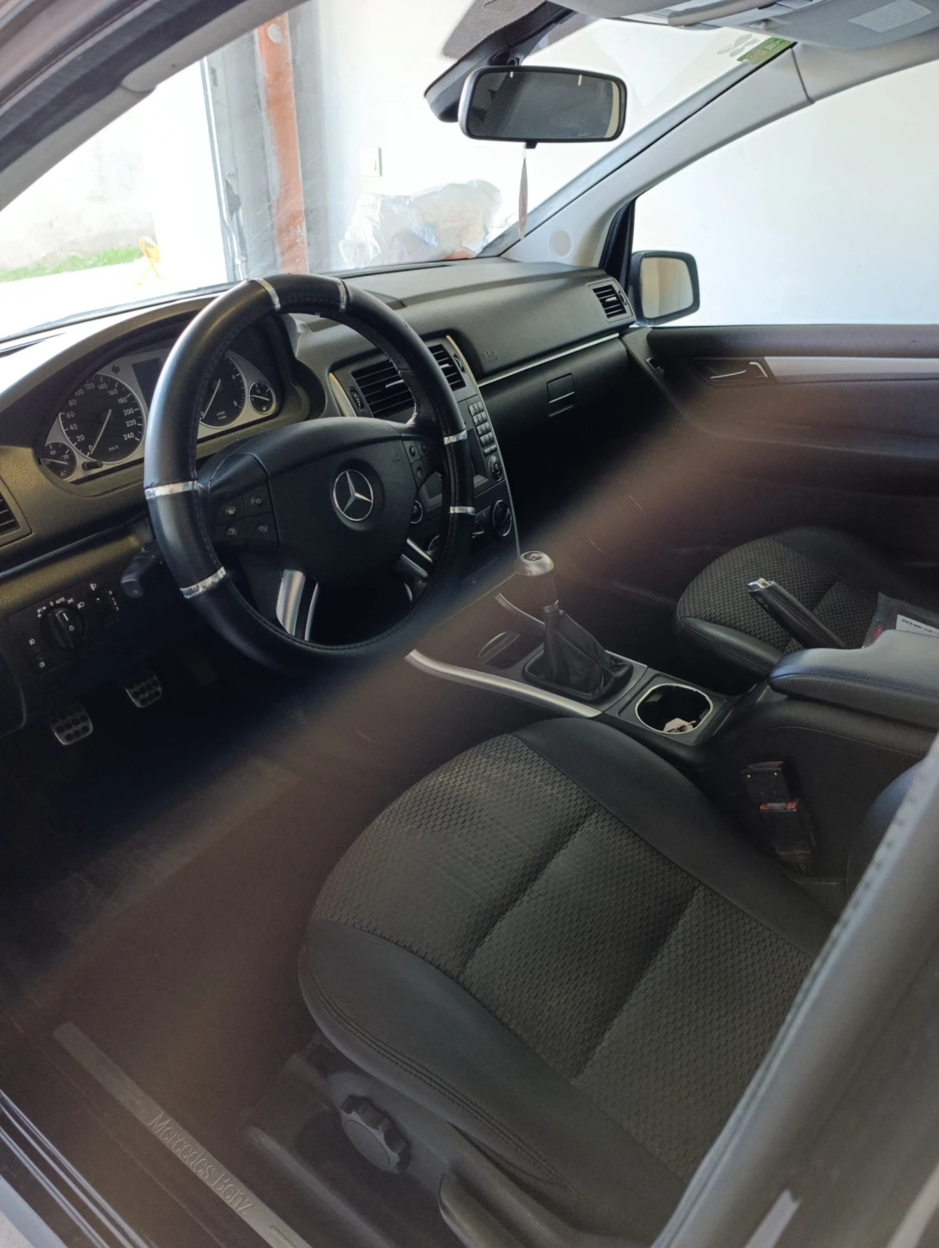 Mercedes-Benz B 180 Регистрирана, снимка 8 - Автомобили и джипове - 53836430