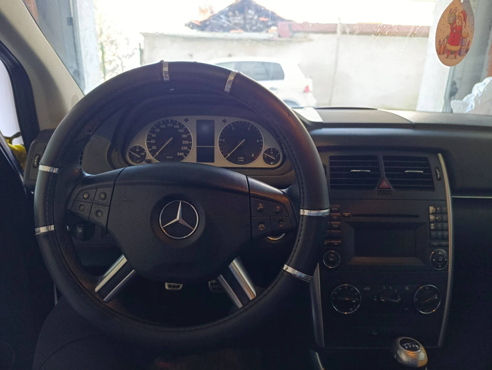 Mercedes-Benz B 180 Регистрирана, снимка 9 - Автомобили и джипове - 53836430