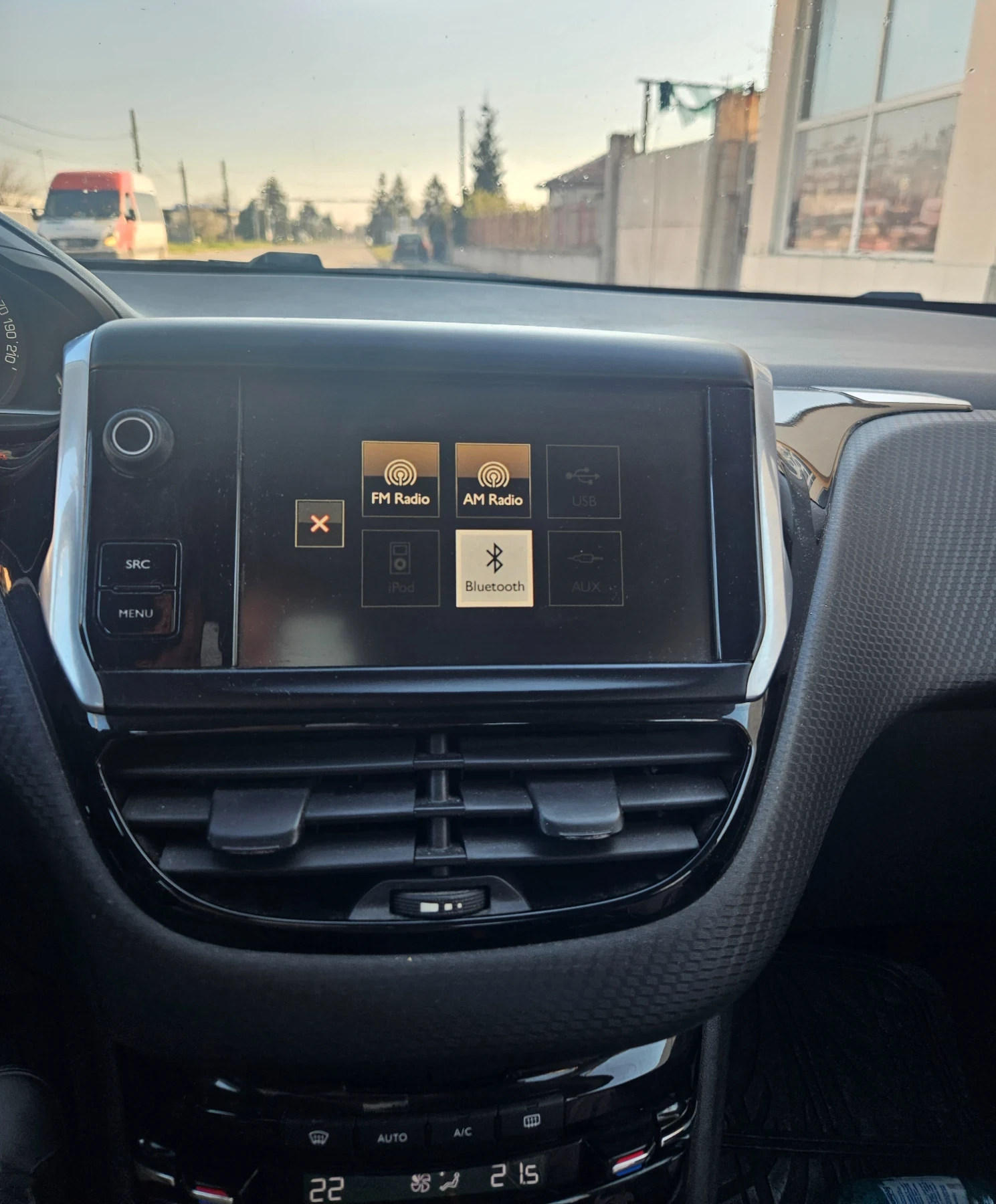 Peugeot 2008 1.6 blueHDI, снимка 9 - Автомобили и джипове - 54108226