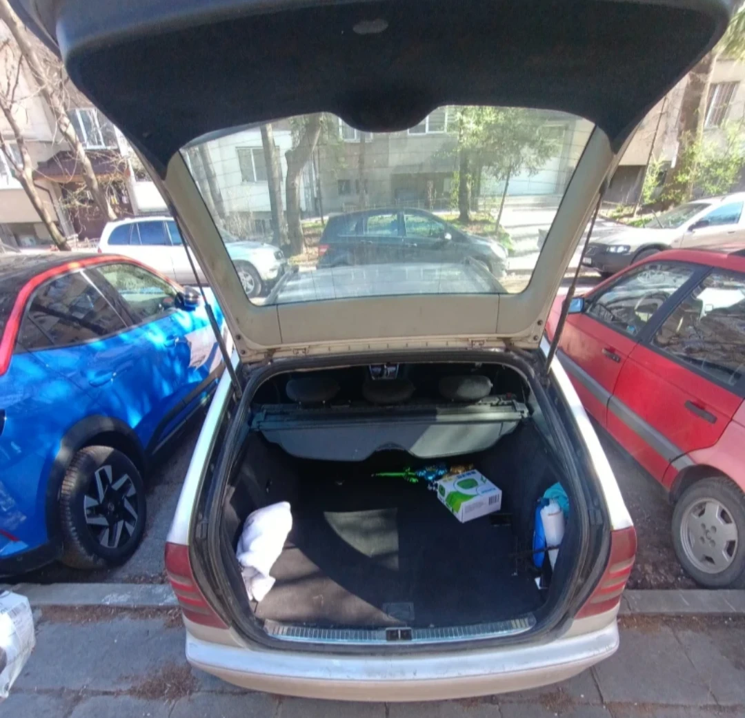 Mercedes-Benz C 200 CDI комби, снимка 4 - Автомобили и джипове - 54345786