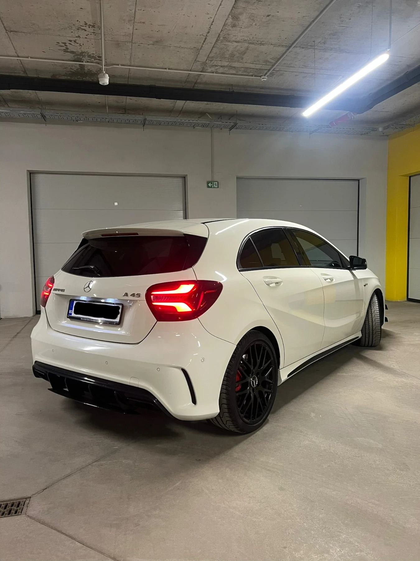 Mercedes-Benz A45 AMG Performance | Night package | Panorama | 57 000km, снимка 6 - Автомобили и джипове - 54776543