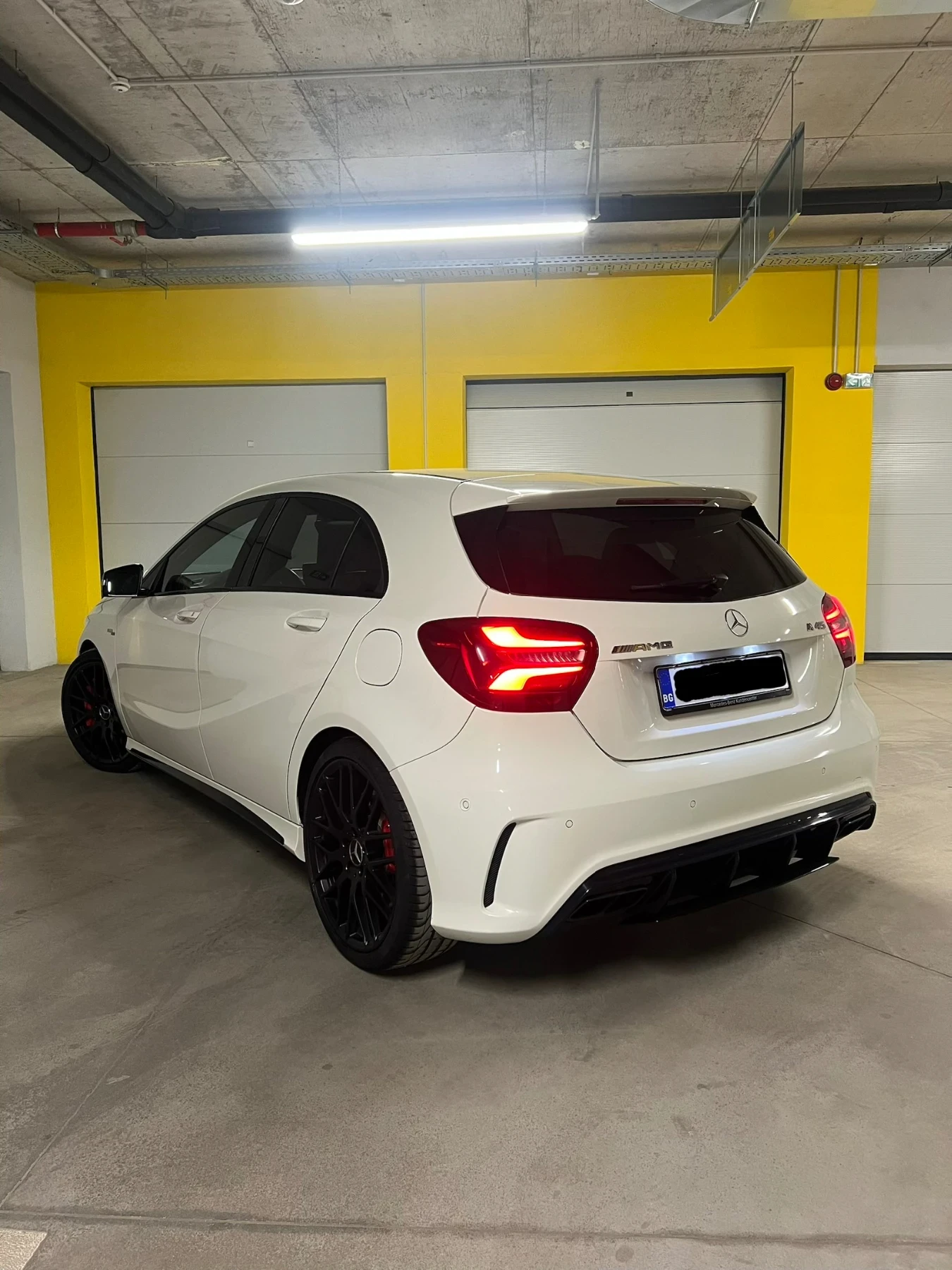 Mercedes-Benz A45 AMG Performance | Night package | Panorama | 57 000km, снимка 5 - Автомобили и джипове - 54776543