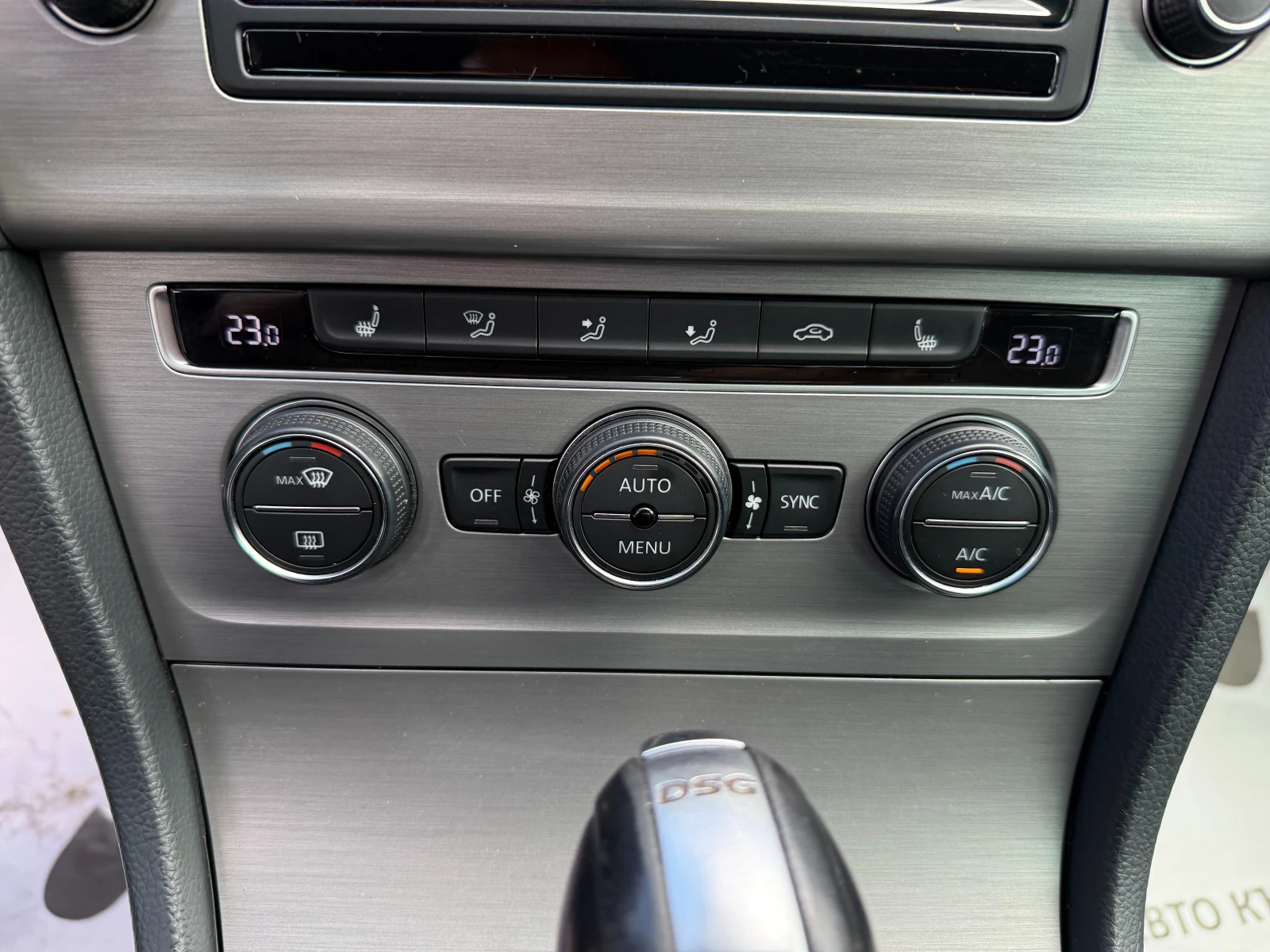 VW Golf 1, 6tdi/Aвтоматик/Нави/ГАРАНЦИЯ, снимка 13 - Автомобили и джипове - 55030770
