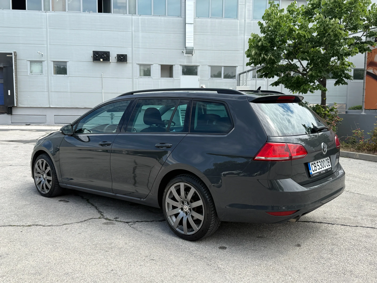 VW Golf 1, 6tdi/Aвтоматик/Нави/ГАРАНЦИЯ, снимка 3 - Автомобили и джипове - 55030770