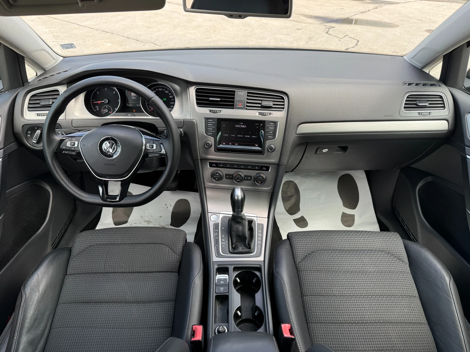 VW Golf 1, 6tdi/Aвтоматик/Нави/ГАРАНЦИЯ, снимка 11 - Автомобили и джипове - 55030770