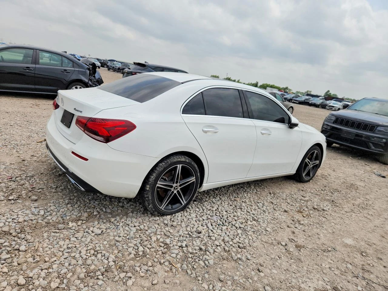 Mercedes-Benz A 220 2.0l 4Matic, снимка 3 - Автомобили и джипове - 55093815