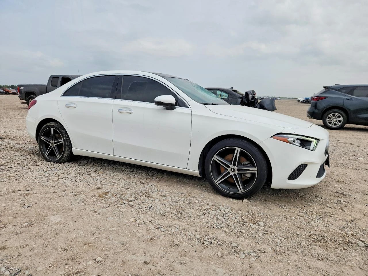 Mercedes-Benz A 220 2.0l 4Matic, снимка 4 - Автомобили и джипове - 55093815