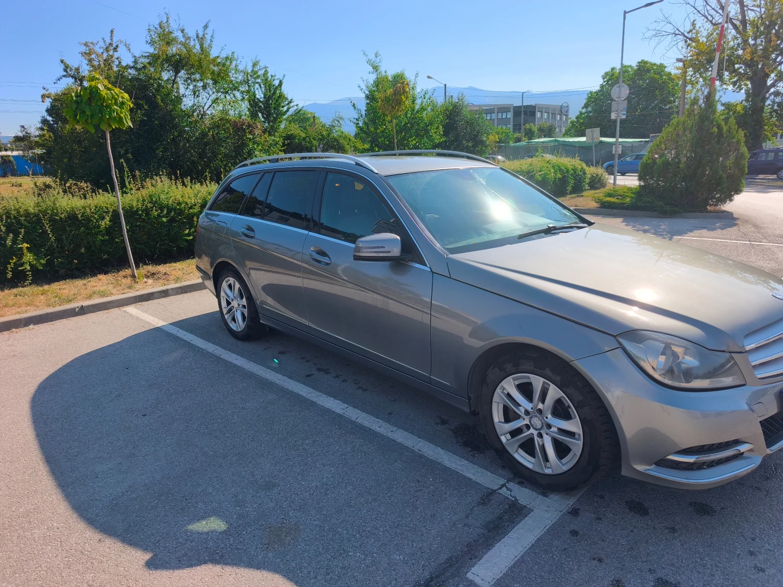 Mercedes-Benz C 220, снимка 3 - Автомобили и джипове - 55479177