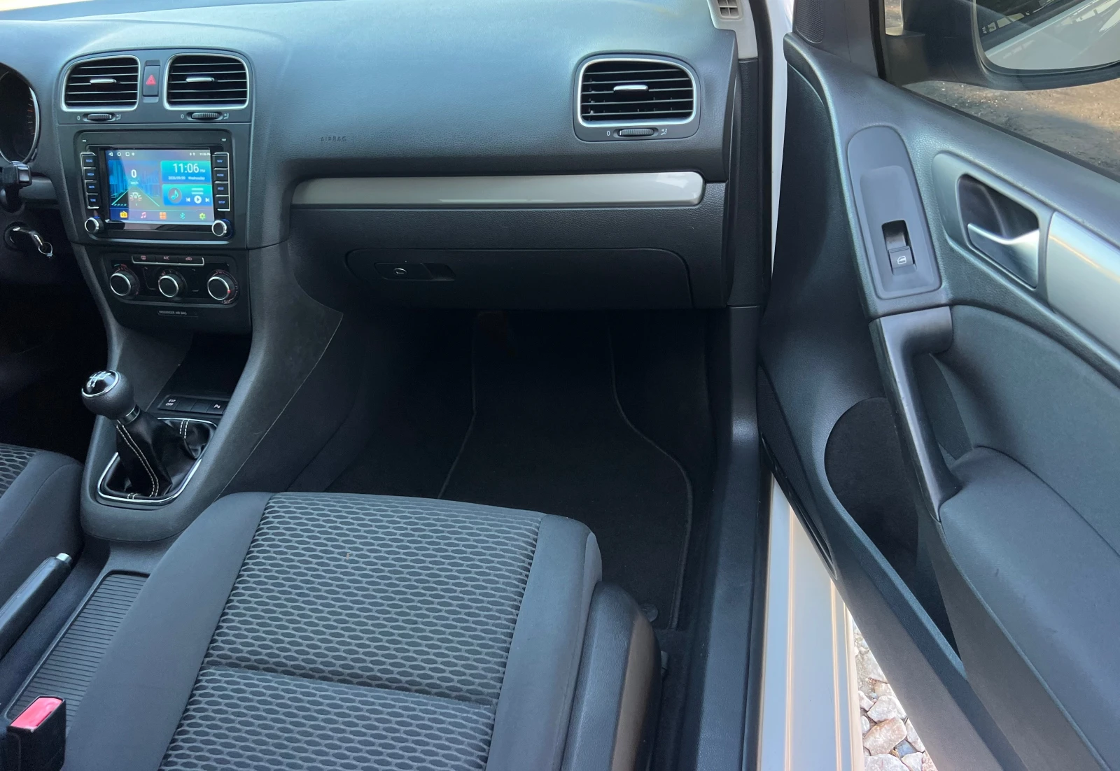 VW Golf R20-PAKET/ABT/LED/XENON/CARPLAY/NAVI/KAMERA/UNIKAT, снимка 12 - Автомобили и джипове - 56038593