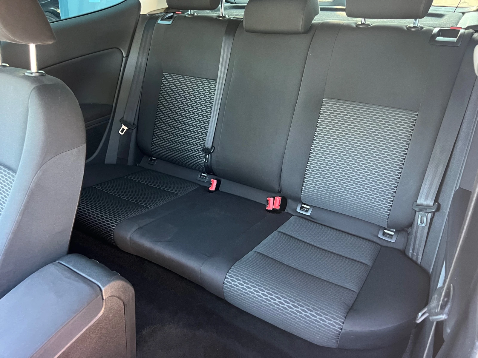 VW Golf R20-PAKET/ABT/LED/XENON/CARPLAY/NAVI/KAMERA/UNIKAT, снимка 17 - Автомобили и джипове - 56038593