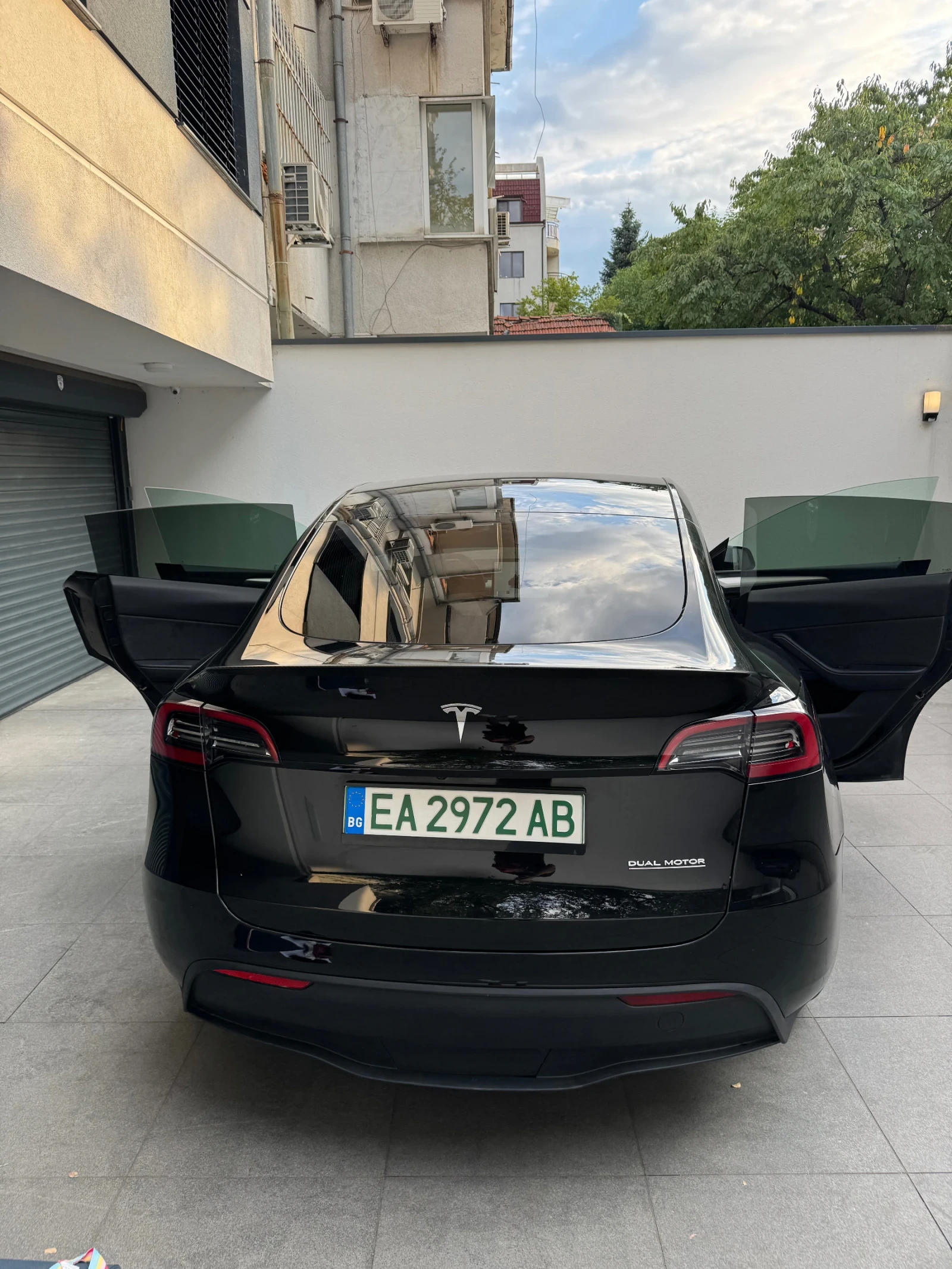Tesla Model Y Performance Първи собственик Каско, снимка 13 - Автомобили и джипове - 56221995