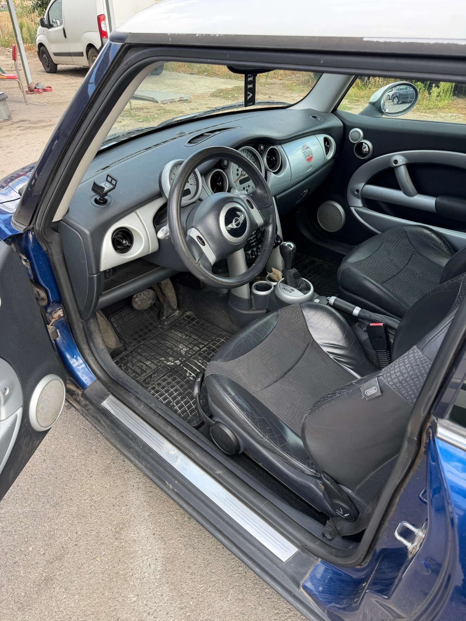 Mini Cooper 1.6i автоматик, снимка 10 - Автомобили и джипове - 56230835