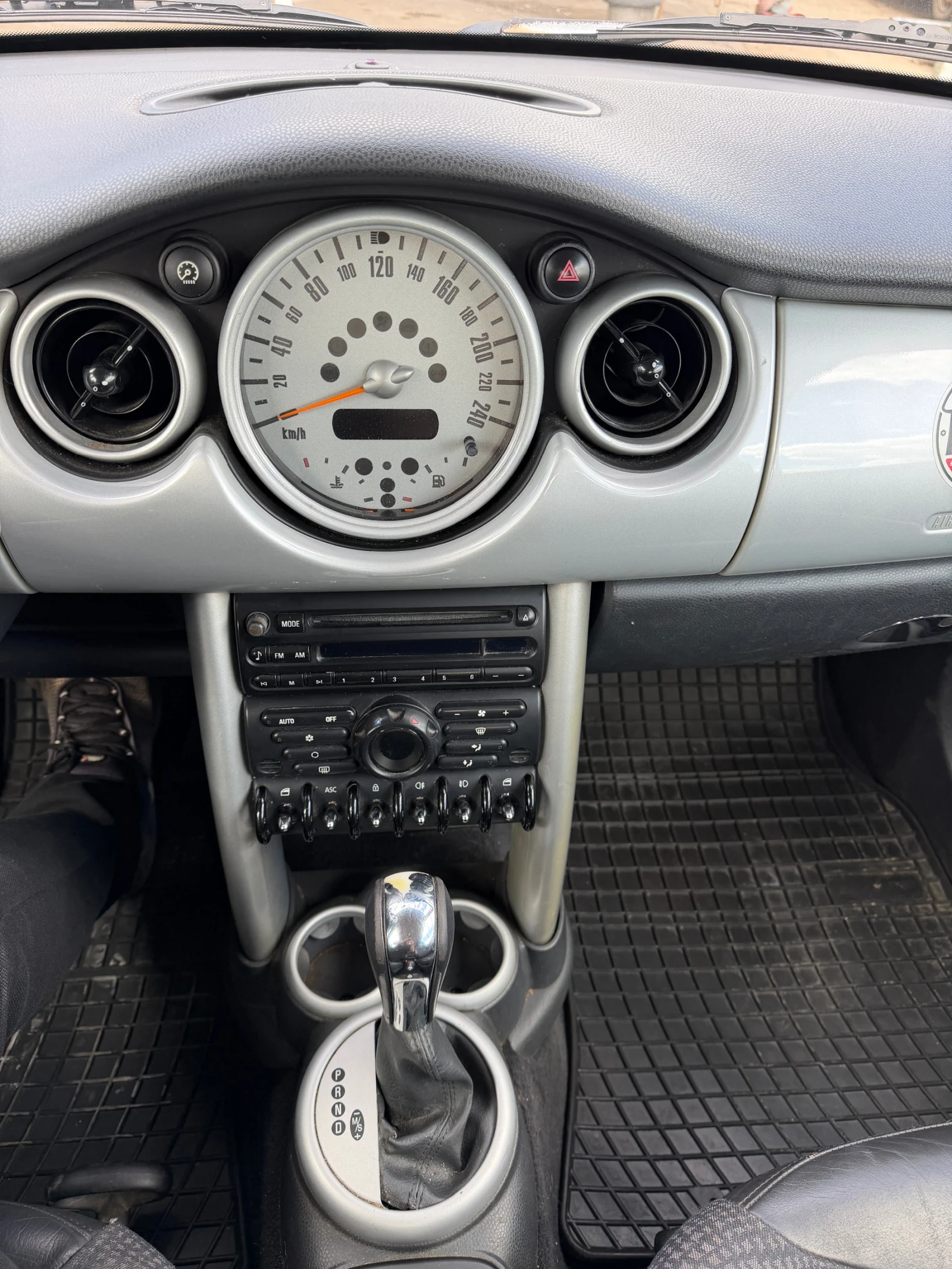 Mini Cooper 1.6i автоматик, снимка 9 - Автомобили и джипове - 56230835