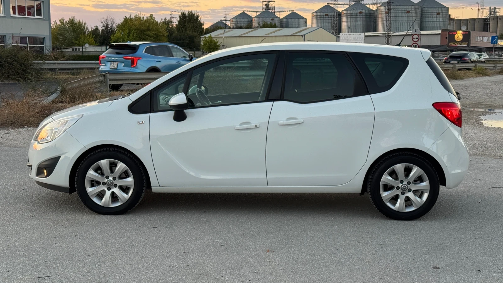 Opel Meriva * 1.4 120к.с* ФАБРИЧНА ГАЗОВА УРЕДБА* , снимка 2 - Автомобили и джипове - 56309949